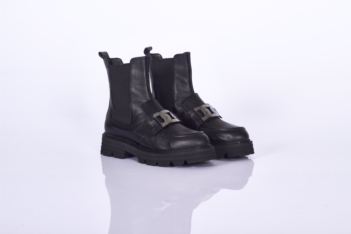 Siyah Deri Lastikli Kadın Loafer